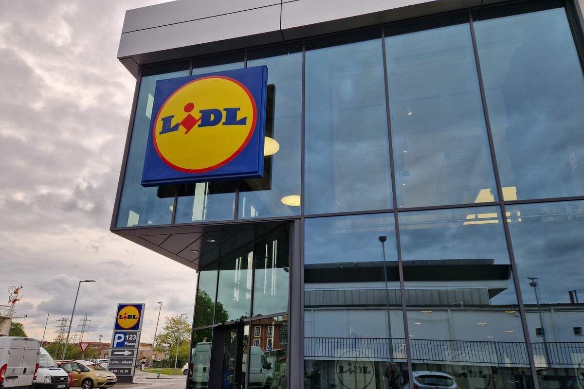 Lidl anuncia una de cal y otra de arena para sus clientes de España