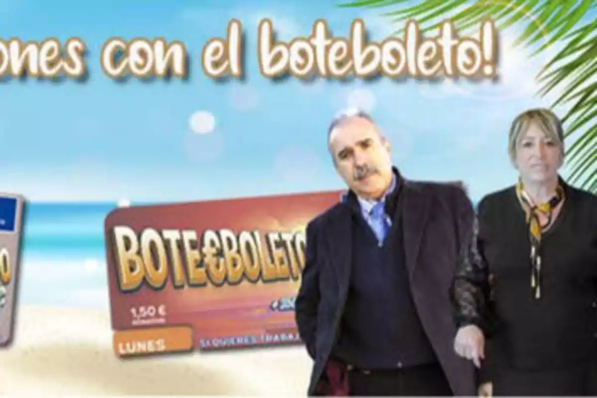 Una pareja posa frente a un fondo de playa con dos boletos de lotería y el texto "Vacaciones con el boteboleto!" en la parte superior.
