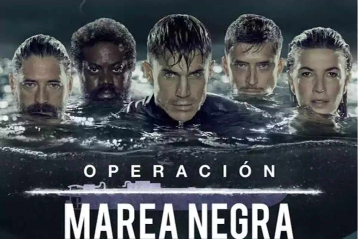 Cartel de la serie "Operación Marea Negra" con cinco personajes emergiendo del agua.