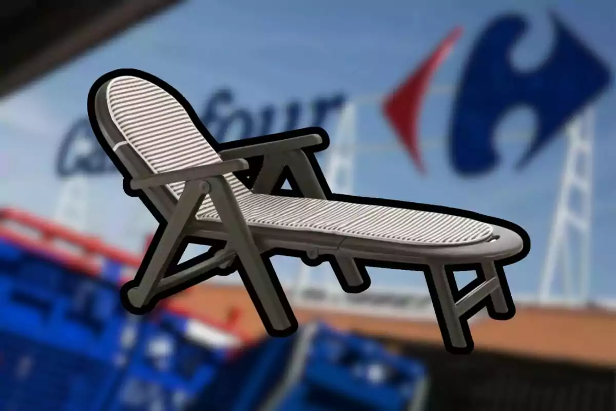 Silla reclinable de jardín con fondo desenfocado de un supermercado Silla reclinable de jardín con fondo desenfocado de un supermercado