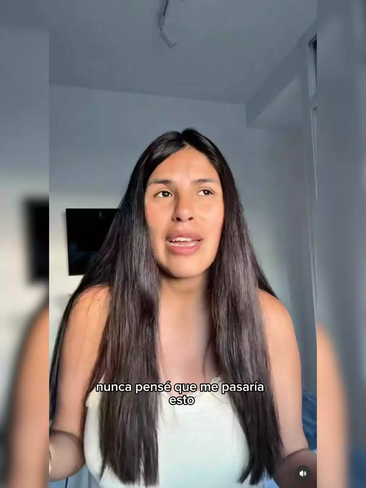 Isa Pantoja frente a la cámara con expresión de sorpresa y el texto nunca pensé que me pasaría esto sobre la imagen. Isa Pantoja frente a la cámara con expresión de sorpresa y el texto nunca pensé que me pasaría esto sobre la imagen.