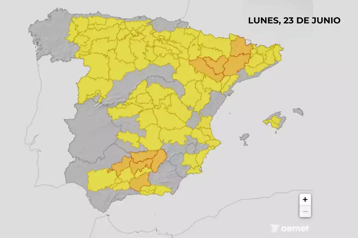 Mapa de España con varias provincias en alerta amarilla y naranja por condiciones meteorológicas adversas para el lunes, 23 de junio. Mapa de España con varias provincias en alerta amarilla y naranja por condiciones meteorológicas adversas para el lunes, 23 de junio.