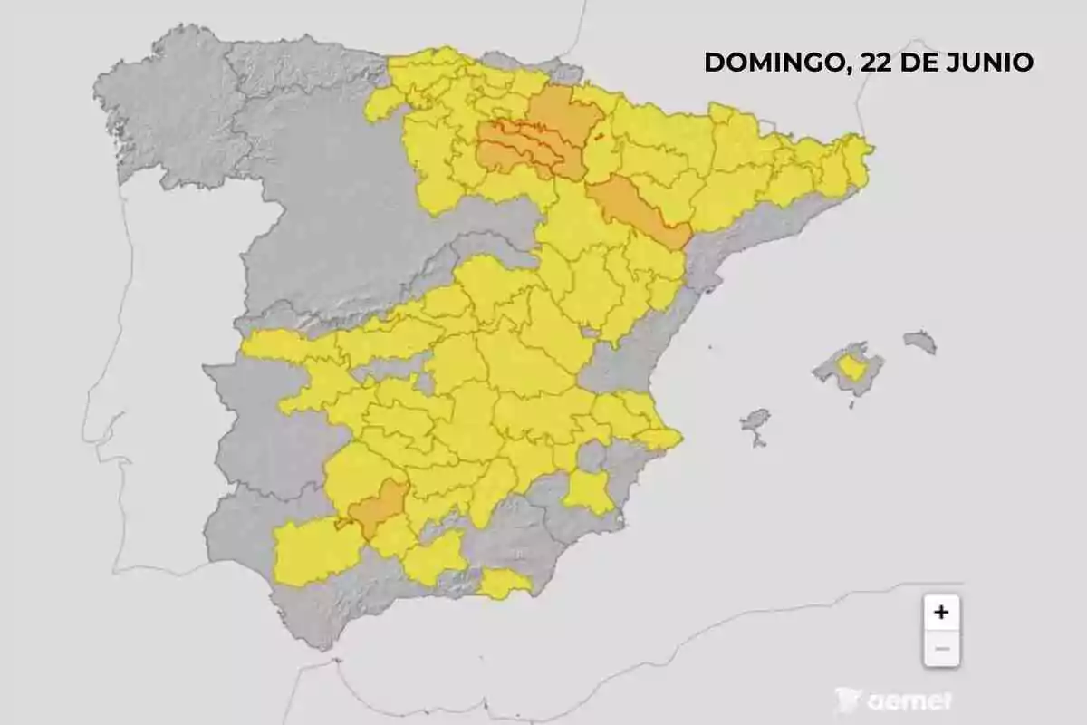 Mapa de España con varias provincias en alerta amarilla y algunas en alerta naranja para el domingo 22 de junio según la AEMET Mapa de España con varias provincias en alerta amarilla y algunas en alerta naranja para el domingo 22 de junio según la AEMET