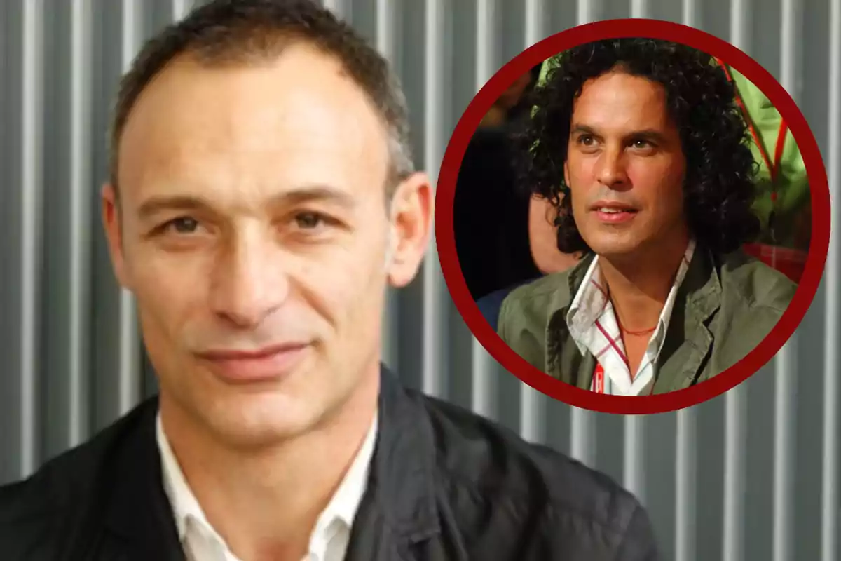 Hombre de cabello corto y canoso en primer plano con chaqueta oscura y camisa blanca, al fondo un círculo rojo muestra a otro hombre de cabello rizado y largo con chaqueta verde y camisa clara