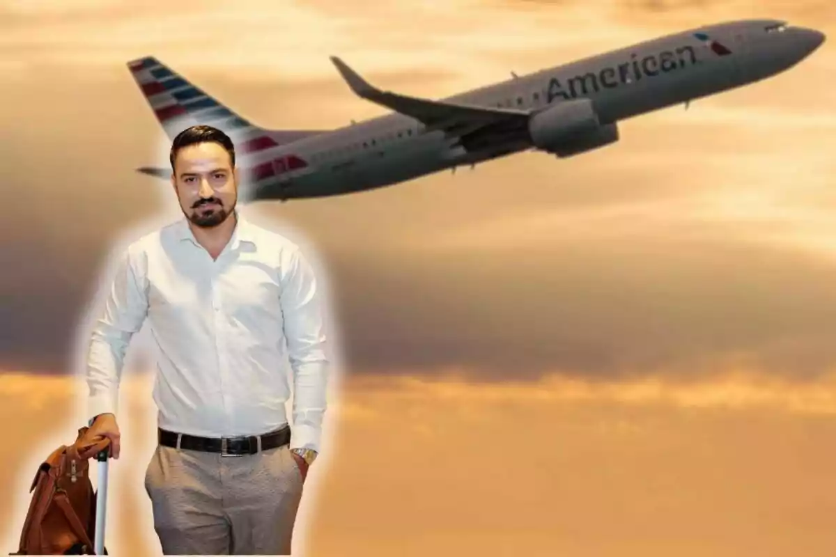 Hombre de pie con una maleta en la mano frente a un avión despegando al atardecer