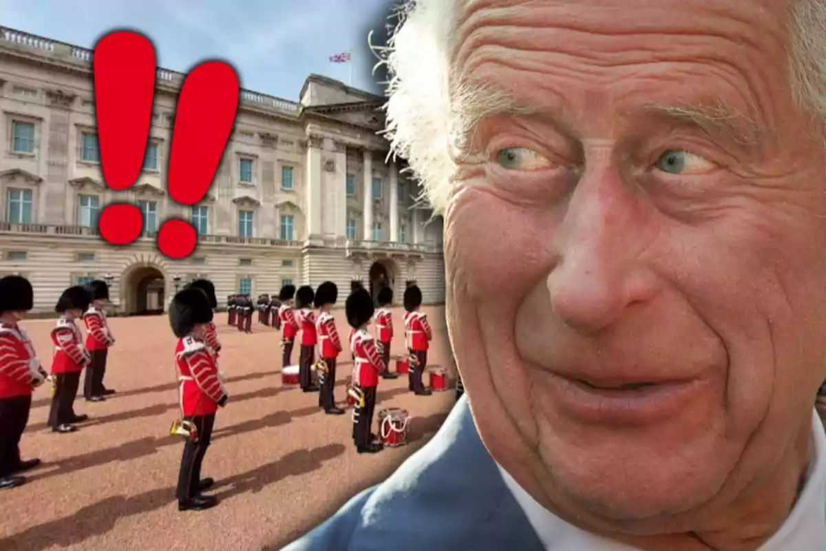 El rey Carlos III sonriente en primer plano con el Palacio de Buckingham y guardias británicos al fondo junto a dos signos de exclamación rojos grandes