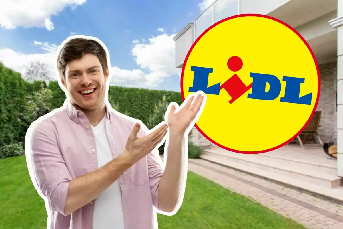 Hombre sonriente señalando el logo de Lidl en un jardín junto a una casa