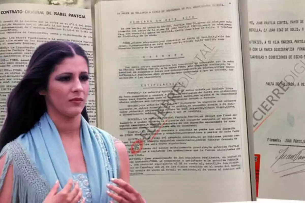 Una mujer de cabello largo y oscuro vestida con un chal azul claro aparece en primer plano, mientras al fondo se observan documentos legales con texto mecanografiado y firmas.