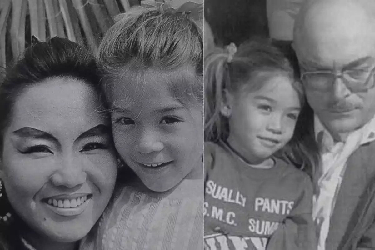Fotografía en blanco y negro dividida en dos partes, en la izquierda una mujer sonriente abraza a una niña pequeña, en la derecha un hombre mayor con gafas sostiene a la misma niña que lleva dos coletas y una camiseta con letras