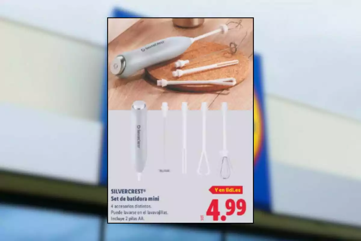 Publicidad de un set de batidora mini Silvercrest con cuatro accesorios intercambiables y precio de 4,99 euros Publicidad de un set de batidora mini Silvercrest con cuatro accesorios intercambiables y precio de 4,99 euros
