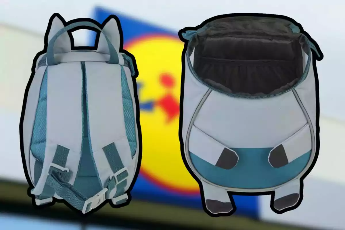 Mochila infantil gris con detalles en azul y orejas en la parte superior, mostrada de frente y de espaldas, con fondo desenfocado de un logotipo amarillo y azul Mochila infantil gris con detalles en azul y orejas en la parte superior, mostrada de frente y de espaldas, con fondo desenfocado de un logotipo amarillo y azul