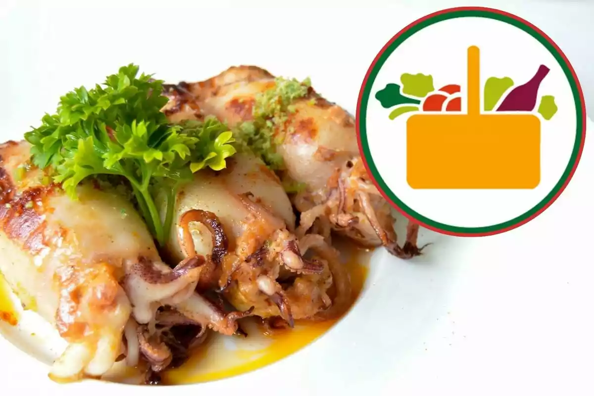 Calamares rellenos servidos en un plato blanco con una ramita de perejil y un icono de canasta de alimentos en la esquina superior derecha Calamares rellenos servidos en un plato blanco con una ramita de perejil y un icono de canasta de alimentos en la esquina superior derecha