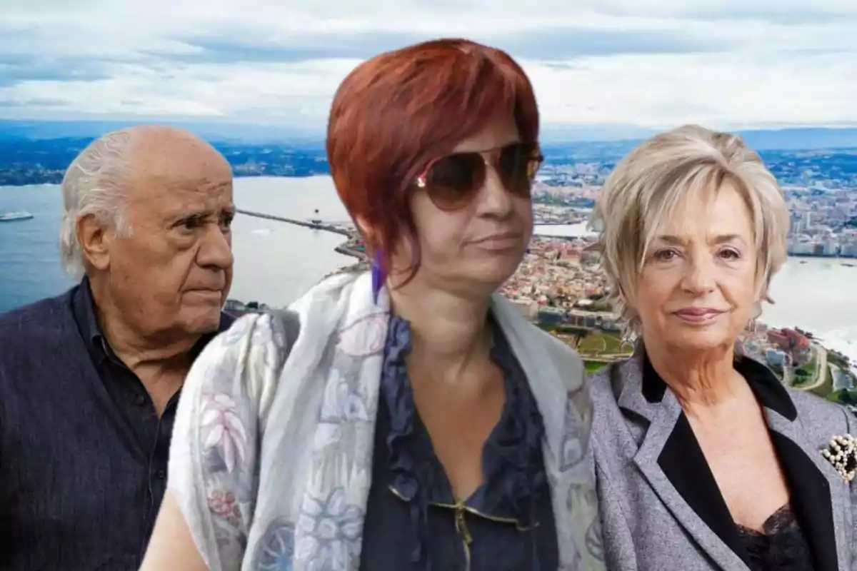 Tres personas posan frente a un paisaje costero con mar y ciudad al fondo