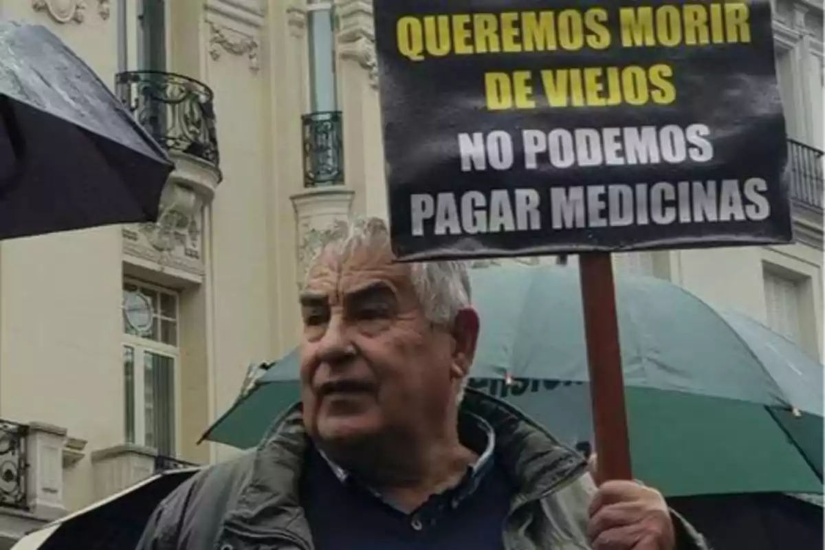 Un policía en la manifestación de Madrid