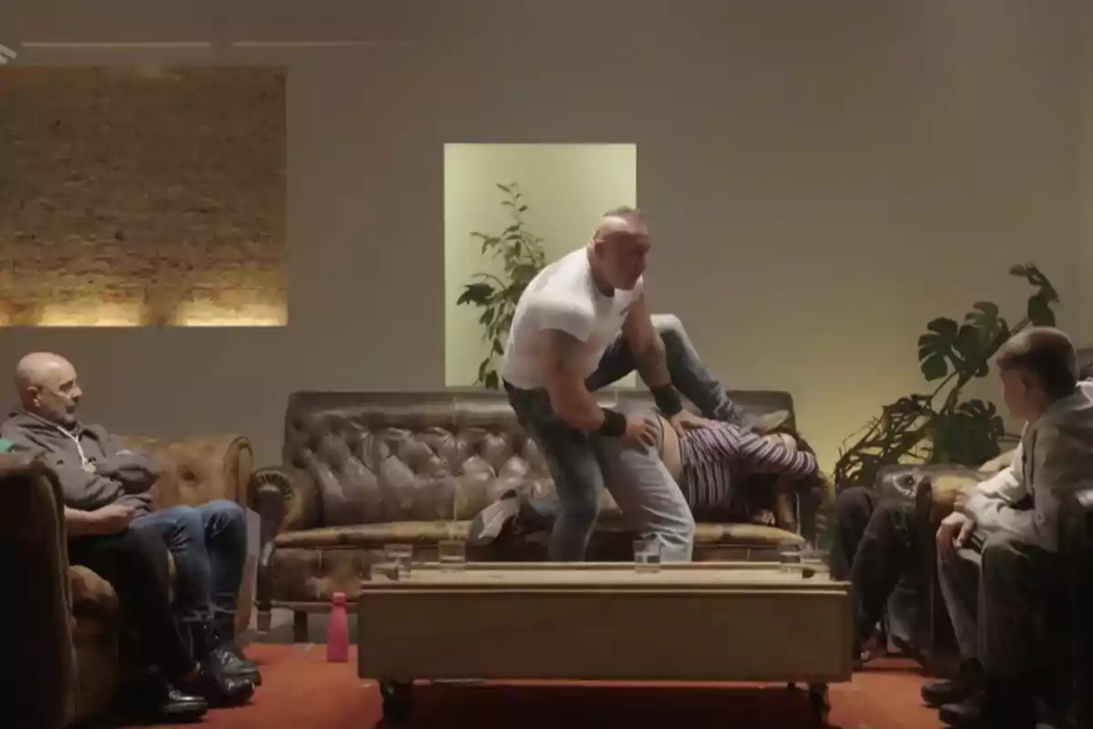 Dos actores porno describen sus escenas a adolescentes y a sus padres en el programa 'Generació Porno' de TV3 Dos actores porno describen sus escenas a adolescentes y a sus padres en el programa 'Generació Porno' de TV3