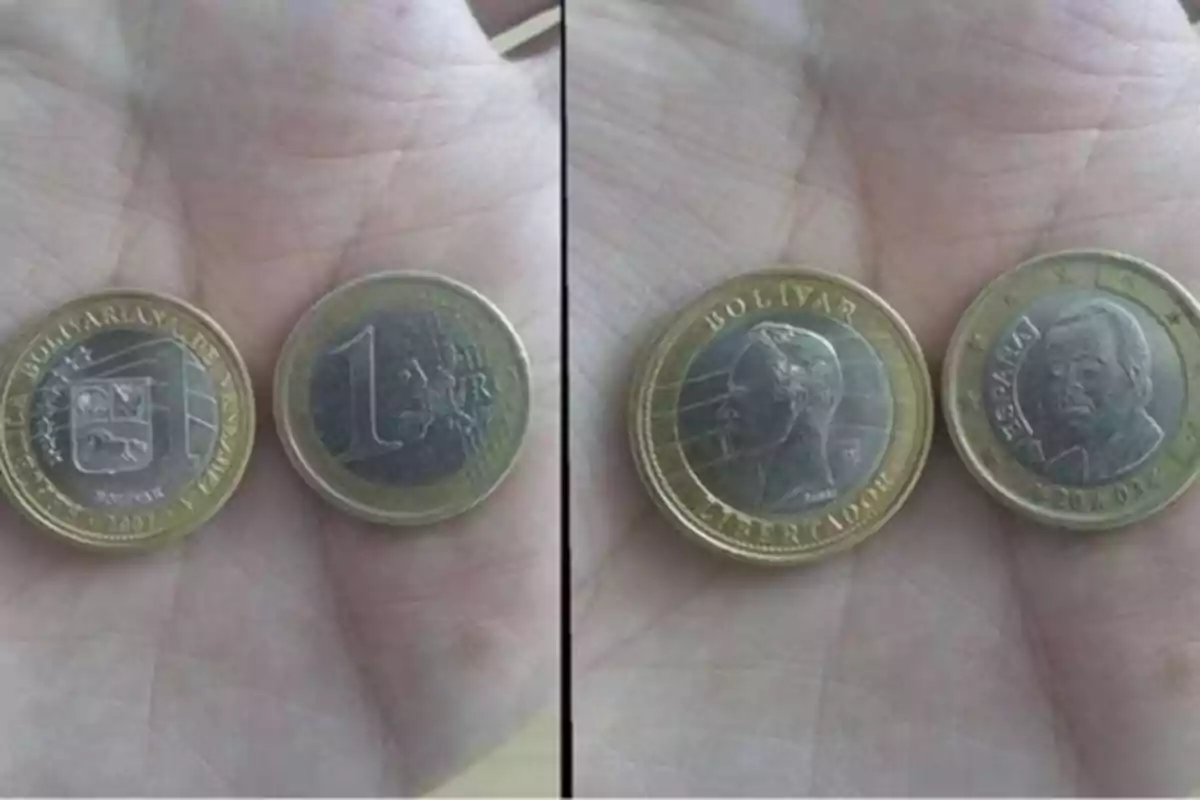 Una mano sosteniendo dos monedas, una de un bolívar y otra de un euro, mostrando ambos lados de cada moneda.