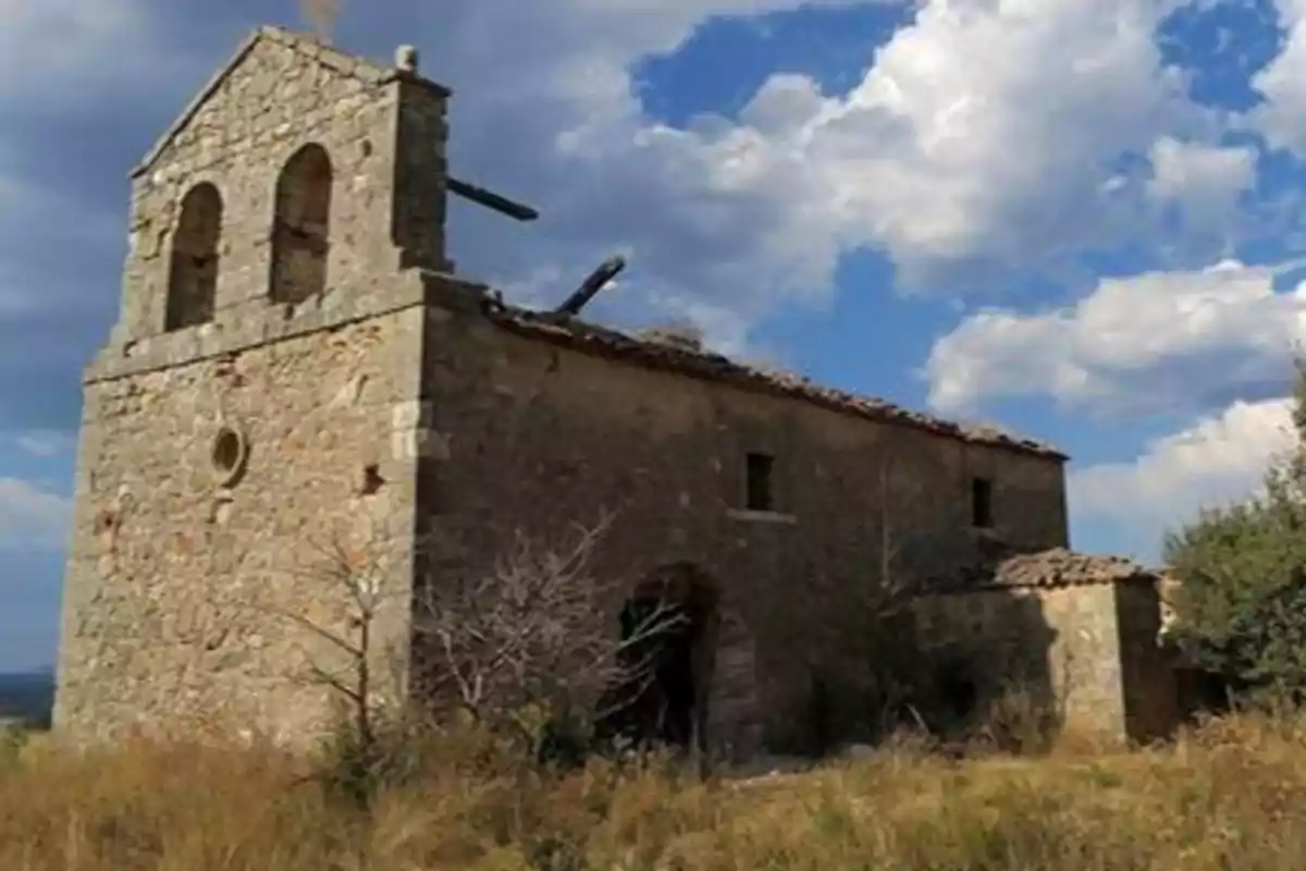 Vista de la ermita de la Mercadera desde un lateral