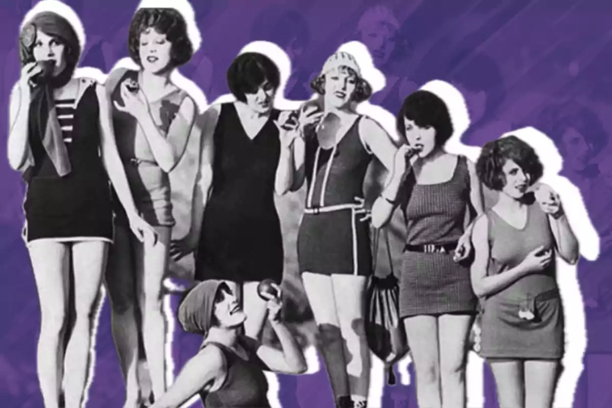 Un grupo de mujeres en trajes de baño vintage posando con manzanas sobre un fondo morado.