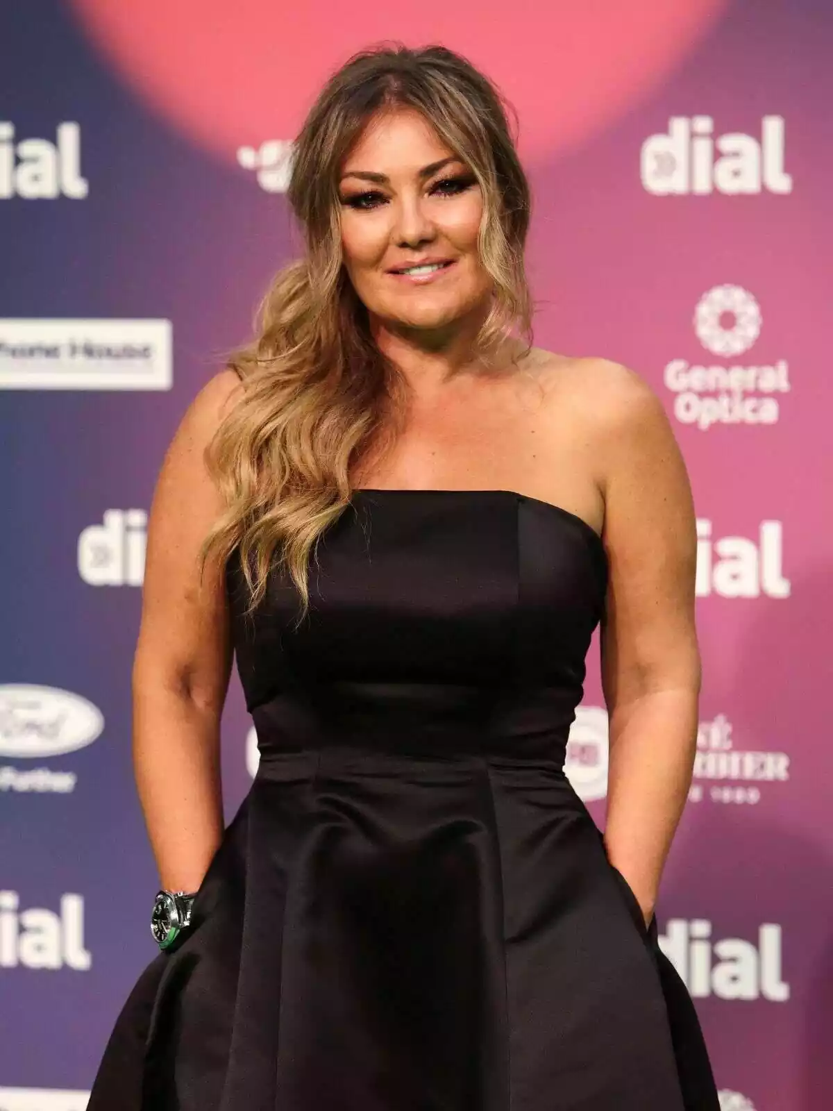 Amaia Montero feliz en los Premios Cadena Dial