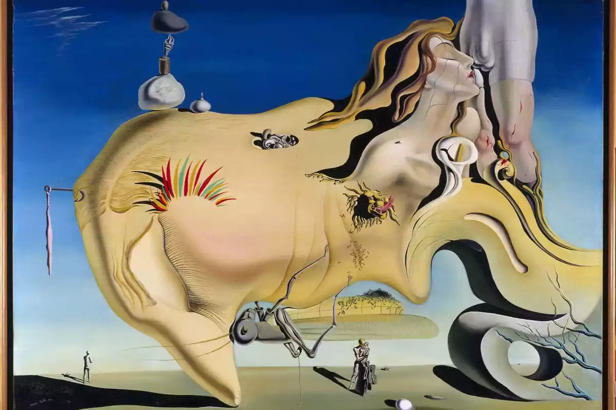 Una pintura surrealista muestra una figura humana fusionada con formas abstractas y elementos oníricos en un paisaje desértico con un cielo azul intenso. Una pintura surrealista muestra una figura humana fusionada con formas abstractas y elementos oníricos en un paisaje desértico con un cielo azul intenso.