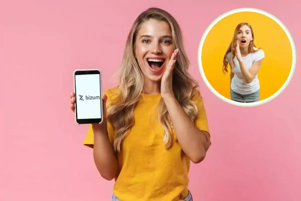 Mujer sonriente con camiseta amarilla mostrando un teléfono móvil con el logo de Bizum en la pantalla, con un círculo en la esquina superior derecha que muestra a otra mujer sorprendida con camiseta blanca sobre un fondo amarillo.