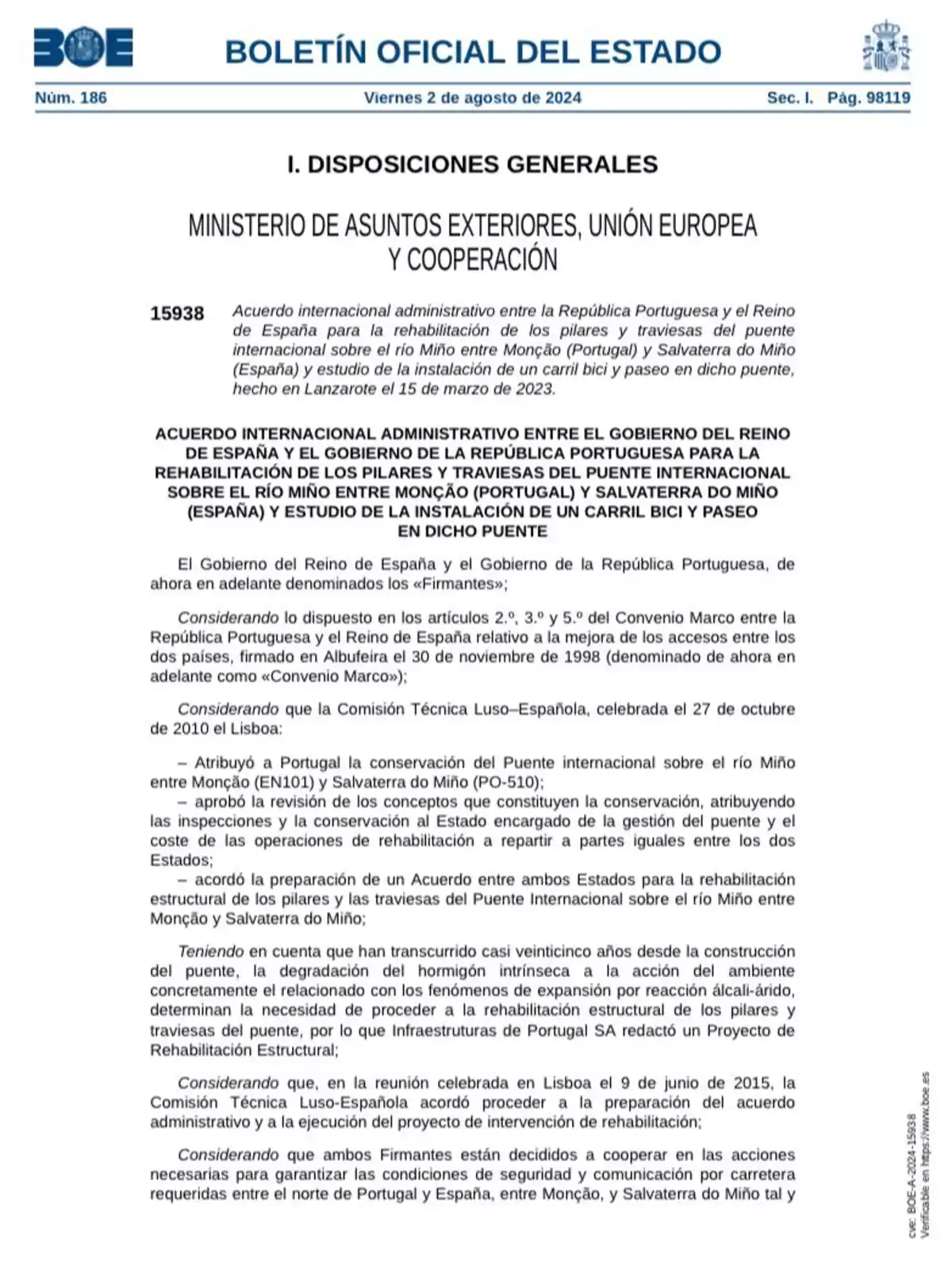 Imagen de una página del Boletín Oficial del Estado (BOE) de España, con fecha del viernes 2 de agosto de 2024, número 186, sección I, página 98119. El documento pertenece al Ministerio de Asuntos Exteriores, Unión Europea y Cooperación, y trata sobre un acuerdo internacional administrativo entre la República Portuguesa y el Reino de España para la rehabilitación de los pilares y traviesas del puente internacional sobre el río Miño entre Monção (Portugal) y Salvaterra do Miño (España), así como el estudio de la instalación de un carril bici y paseo en dicho puente.