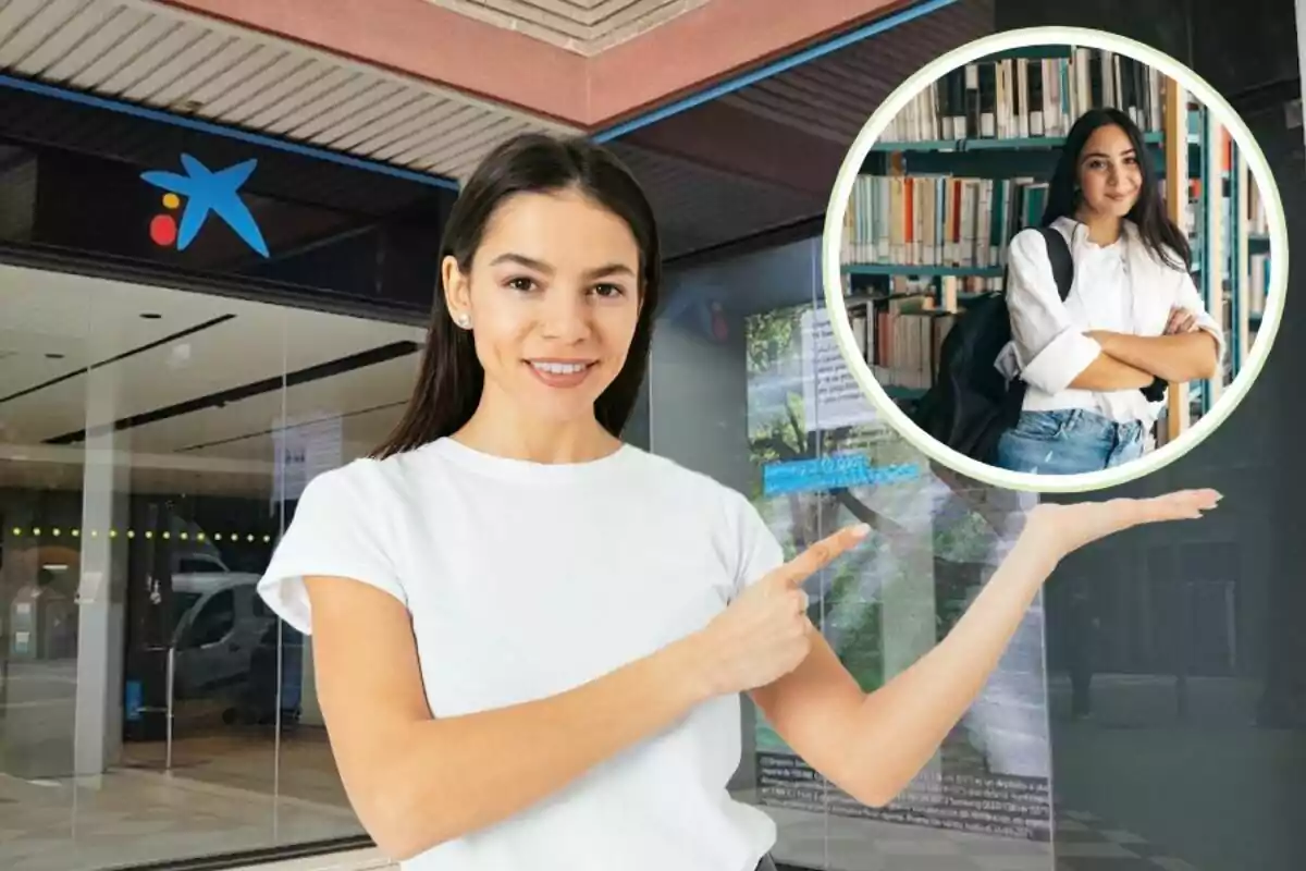 Una mujer sonriente con una camiseta blanca señala con su mano a otra mujer enmarcada en un círculo, quien está de pie con los brazos cruzados frente a una estantería de libros, todo esto frente a una sucursal de CaixaBank.