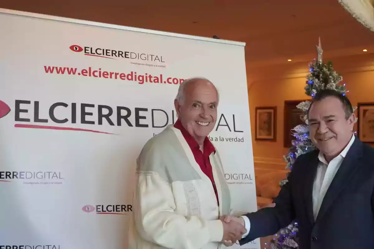 José Luis Moreno junto al director de 'elcierredigital.com' Juan Luis Galiacho