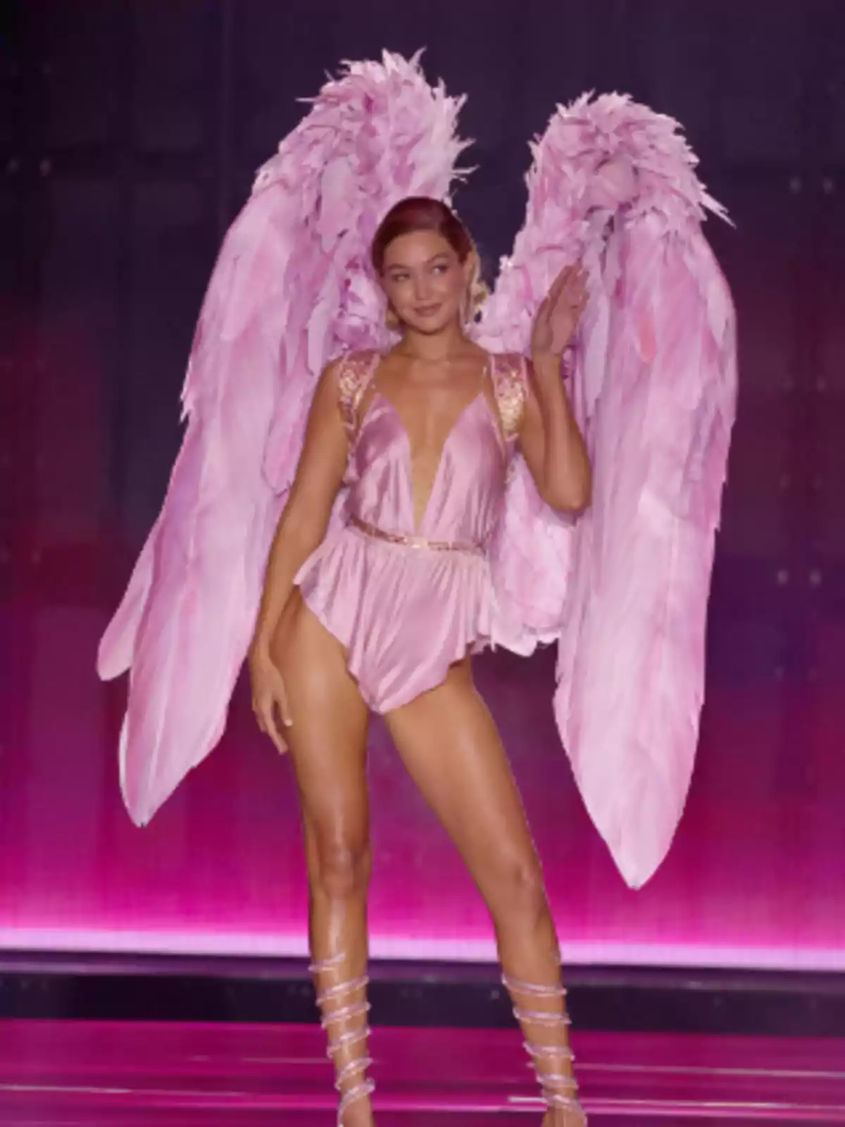 La modelo Gigi Hadid en el desfile de Victoria´s Secret 2024.