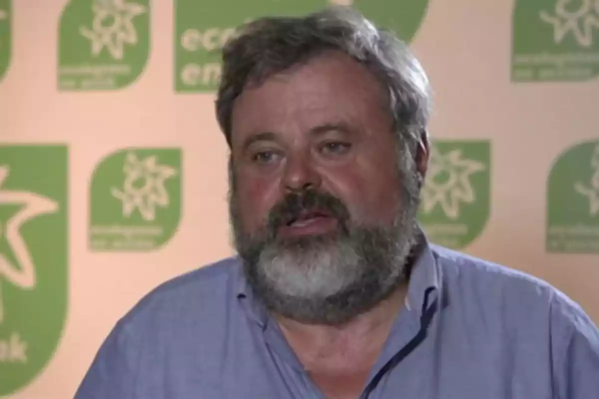 El fundador de Ecologistas en Acción Santiago Martín Barajas durante una entrevista televisiva