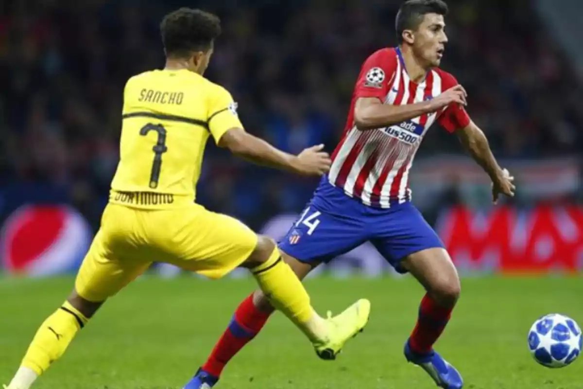 Rodri Hernández en un partido con el Atlético de Madrid.