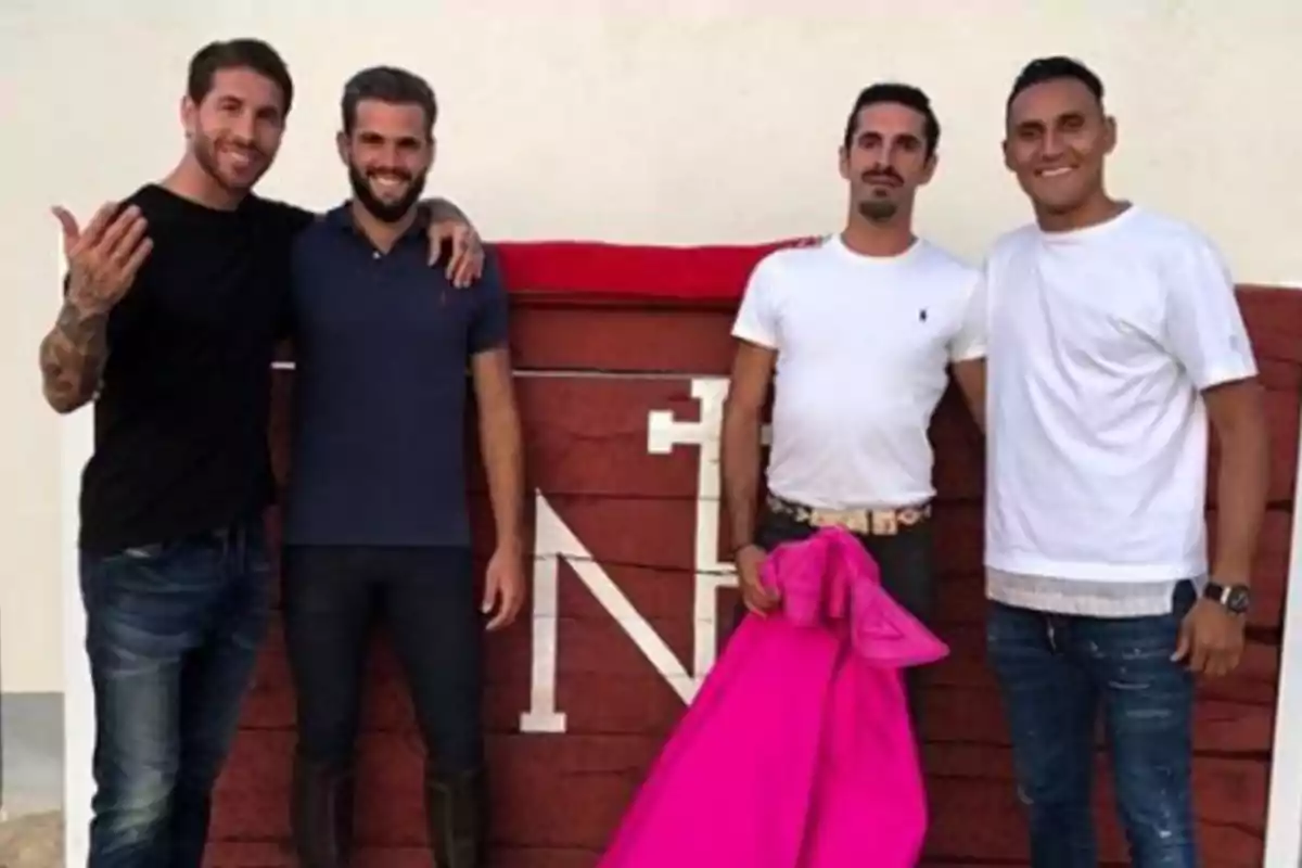 El torero Alejandro Talavante junto a los futbolistas Nacho Fernández, Keylor Navas y Sergio Ramos.