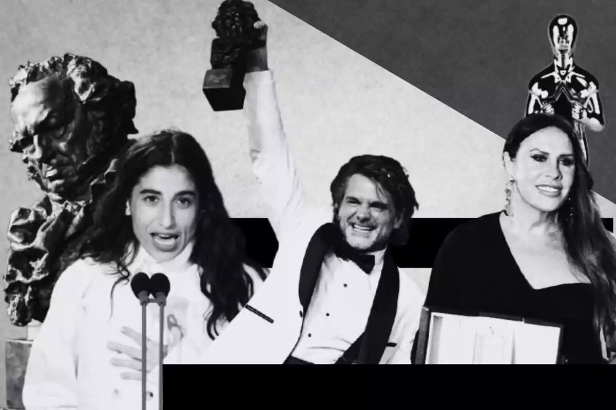 Tres personas posan con trofeos y premios en un montaje en blanco y negro, con estatuillas de fondo.