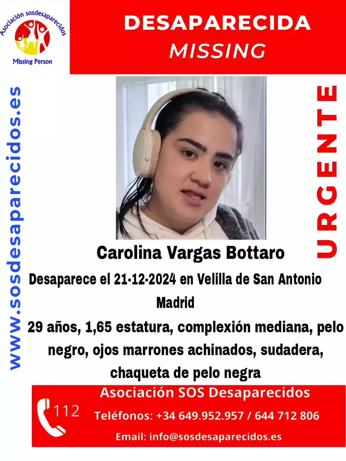 Cartel de persona desaparecida de la Asociación SOS Desaparecidos con foto de una mujer con auriculares, texto en rojo y negro que indica que se busca a Carolina Vargas Bottaro, desaparecida el 21-12-2024 en Velilla de San Antonio, Madrid, con detalles de contacto y descripción física.