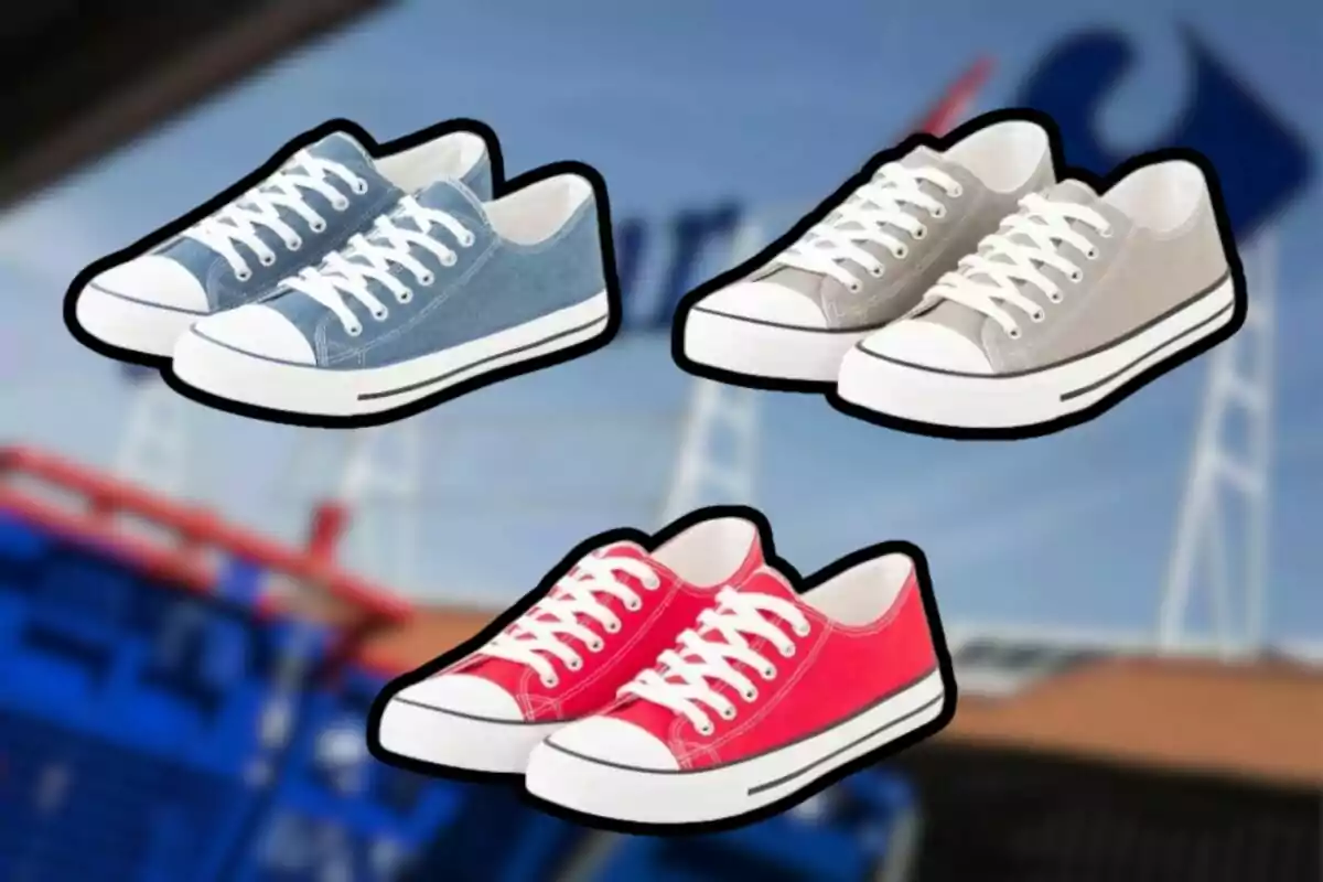 Tres pares de zapatillas deportivas en colores azul gris y rojo sobre un fondo desenfocado. Tres pares de zapatillas deportivas en colores azul gris y rojo sobre un fondo desenfocado.