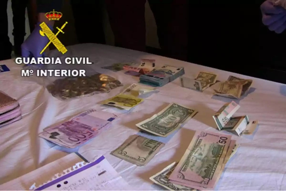 Parte del dinero incautado en Zaragoza  a los presuntos secuestradores del empresario de EEUU.