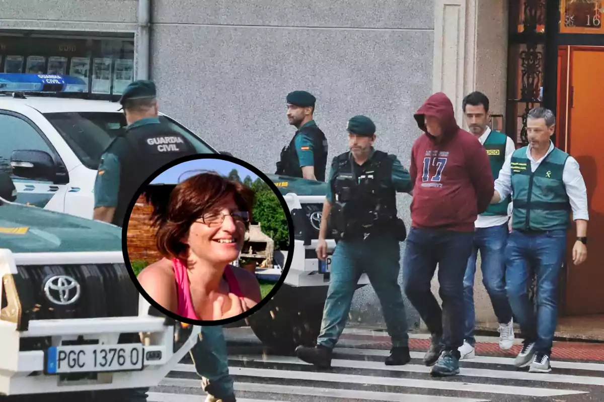 Un grupo de agentes de la Guardia Civil escolta a un hombre con sudadera roja mientras lo sacan de un edificio; en la esquina inferior izquierda hay un recuadro con la imagen de una mujer sonriendo.