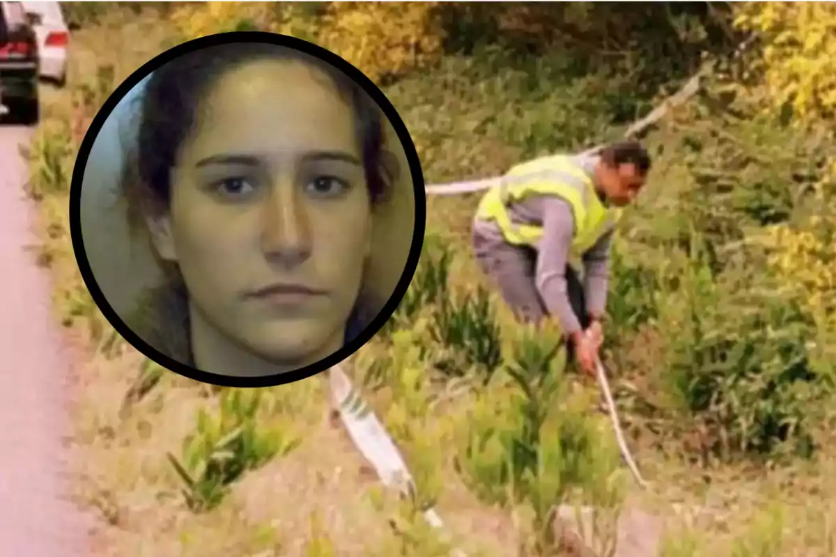 Una mujer de rostro serio en un recuadro y al fondo una persona con chaleco amarillo inspeccionando una zona boscosa junto a una carretera