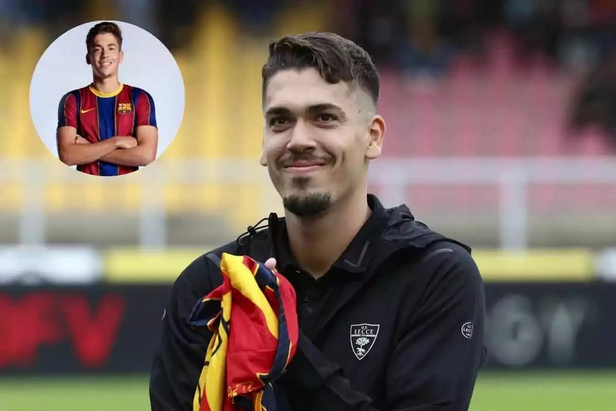 Un futbolista con chaqueta negra del Lecce sostiene una camiseta mientras sonríe en un estadio y en la esquina superior izquierda aparece una imagen circular de él con el uniforme del Barcelona y los brazos cruzados