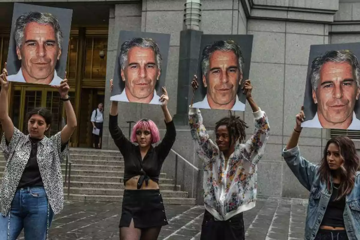 Protesta contra Jeffrey Epstein en Nueva York.