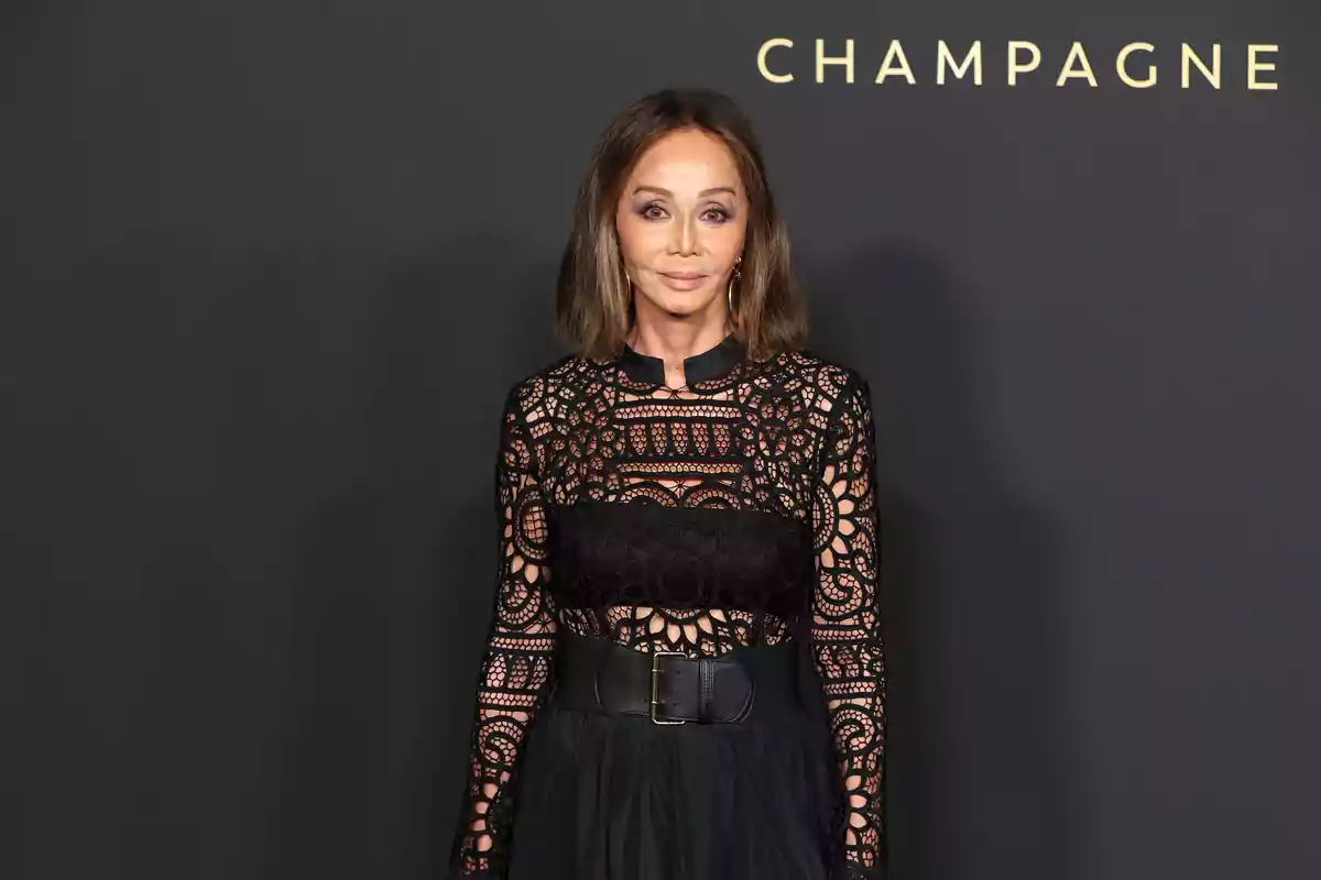 Isabel Preysler asiste a la velada que Moët & Chandon Effervescence organiza para celebrar la Navidad, a 30 de noviembre de 2022, en Madrid (España).