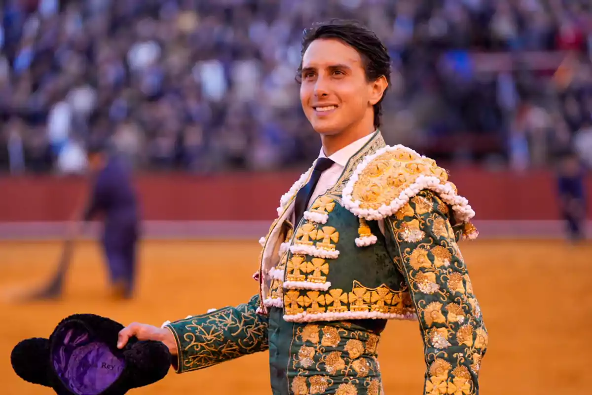 El torero, Andrés Roca Rey durante su actuación en la primera de abono de la Maestranza, a 31 de marzo de 2024, en Sevilla, Andalucía (España).