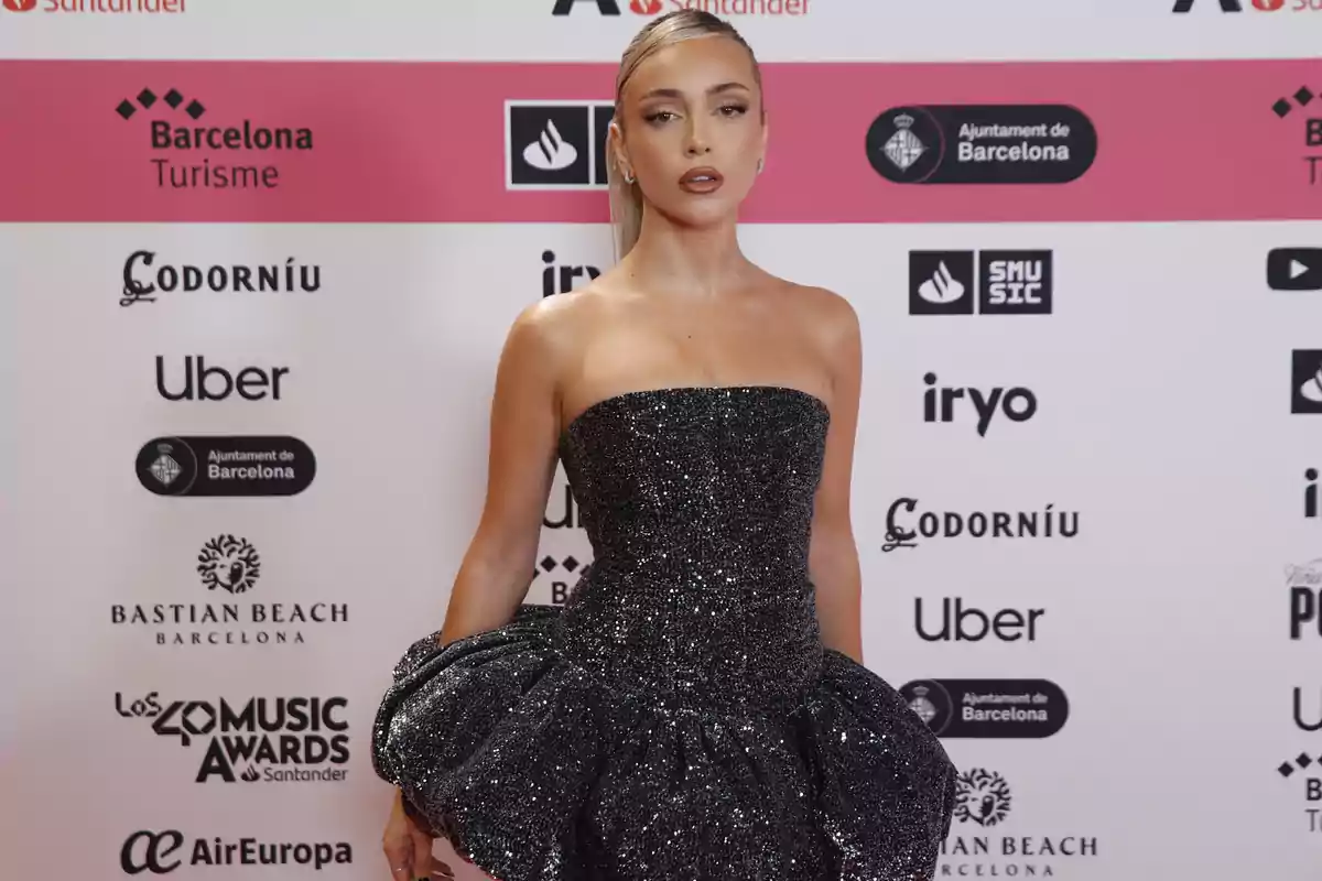 Ana Mena durante el photocall previo a la cena de nominados de Los40 Music Awards 2024, a 8 de octubre de 2024, en Barcelona, Cataluña (España).