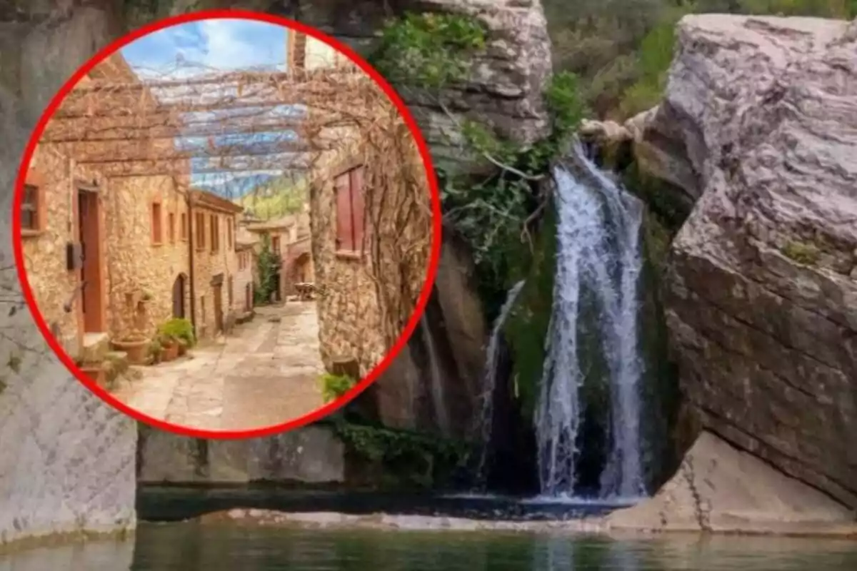 Una cascada rodeada de rocas con un círculo que muestra un pintoresco pueblo de piedra.