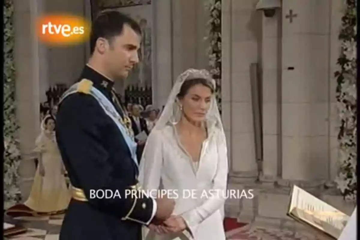 Felipe VI and Queen Letizia on their wedding day in the Cathedral
