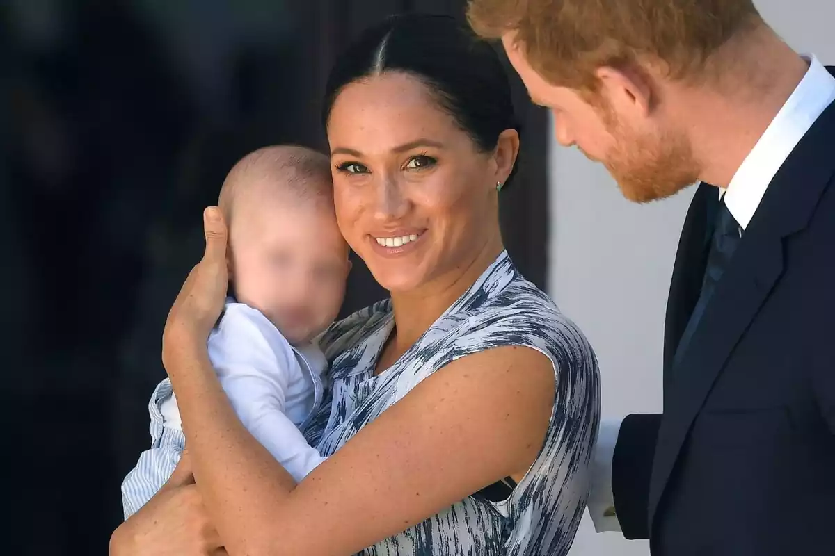 Meghan Markle hace algo con sus hijos que ha ofendido profundamente a  Carlos III