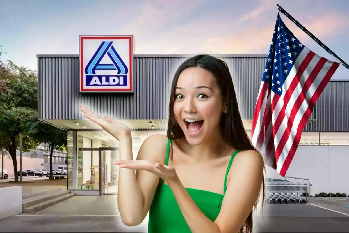 Una persona sonriente con un vestido verde está frente a una tienda Aldi con una bandera de Estados Unidos ondeando al fondo. Una persona sonriente con un vestido verde está frente a una tienda Aldi con una bandera de Estados Unidos ondeando al fondo.