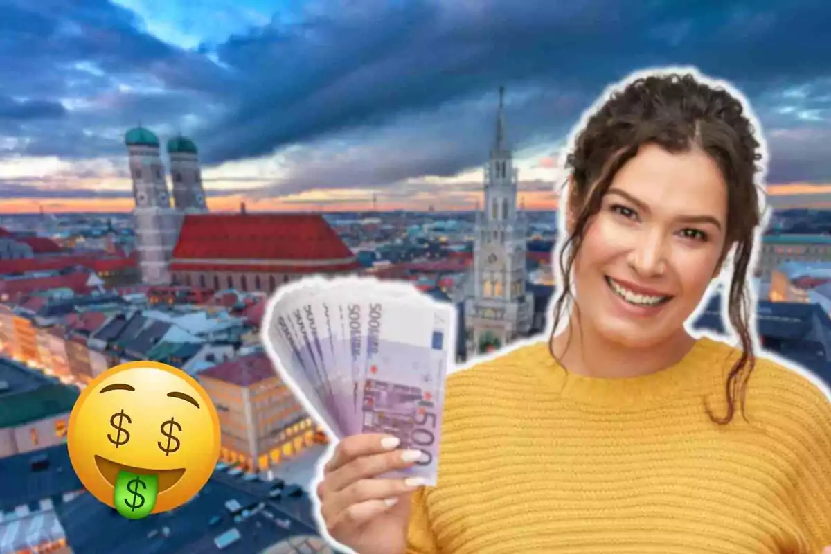 Una mujer sonriente con un suéter amarillo sostiene billetes de 500 euros frente a un paisaje urbano al atardecer con un emoji de cara feliz con signos de dólar.