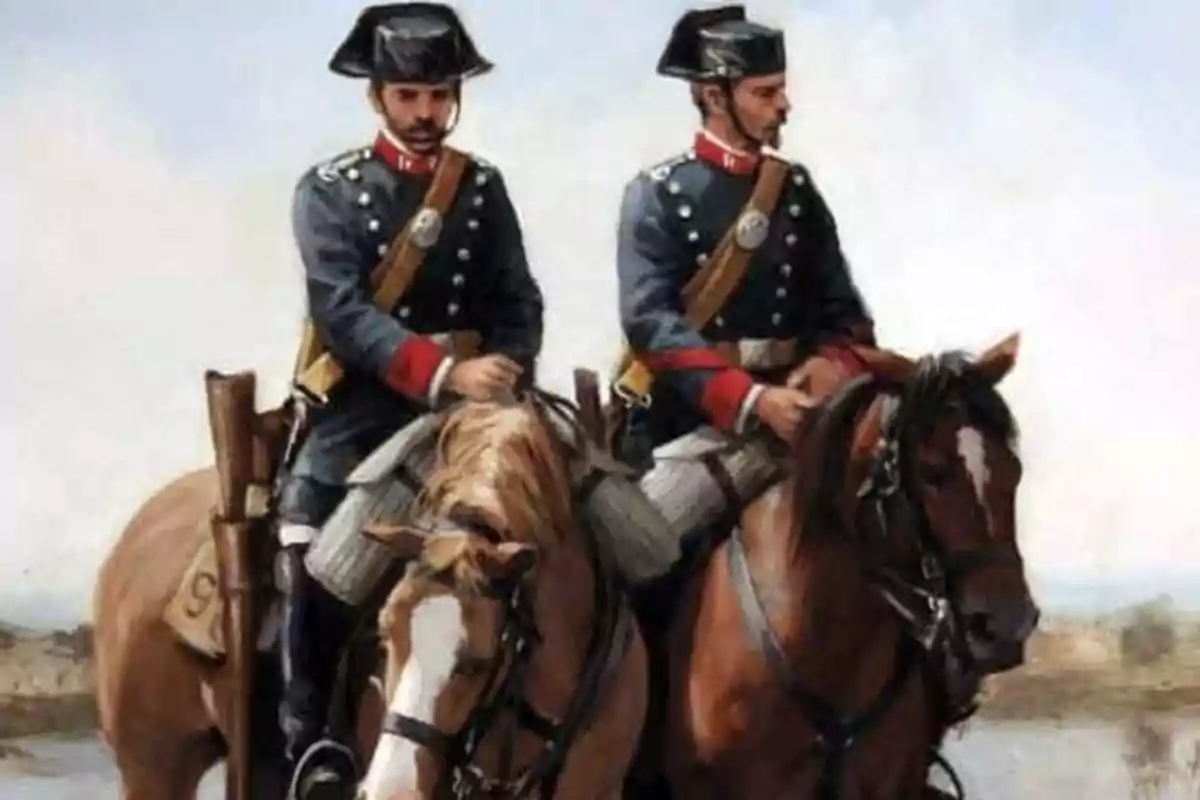 Dos soldados montados a caballo con uniformes históricos.