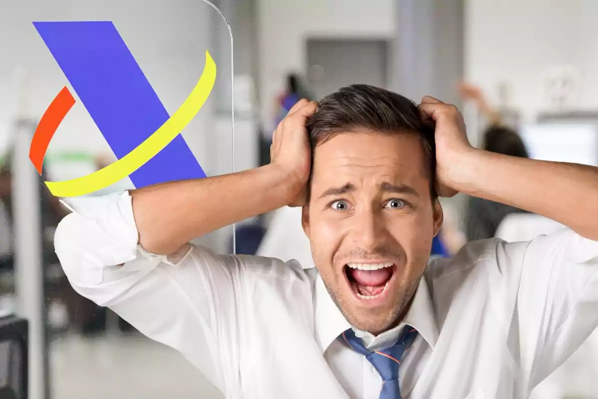 Hombre con expresión de estrés y desesperación frente a un logotipo colorido en una oficina.